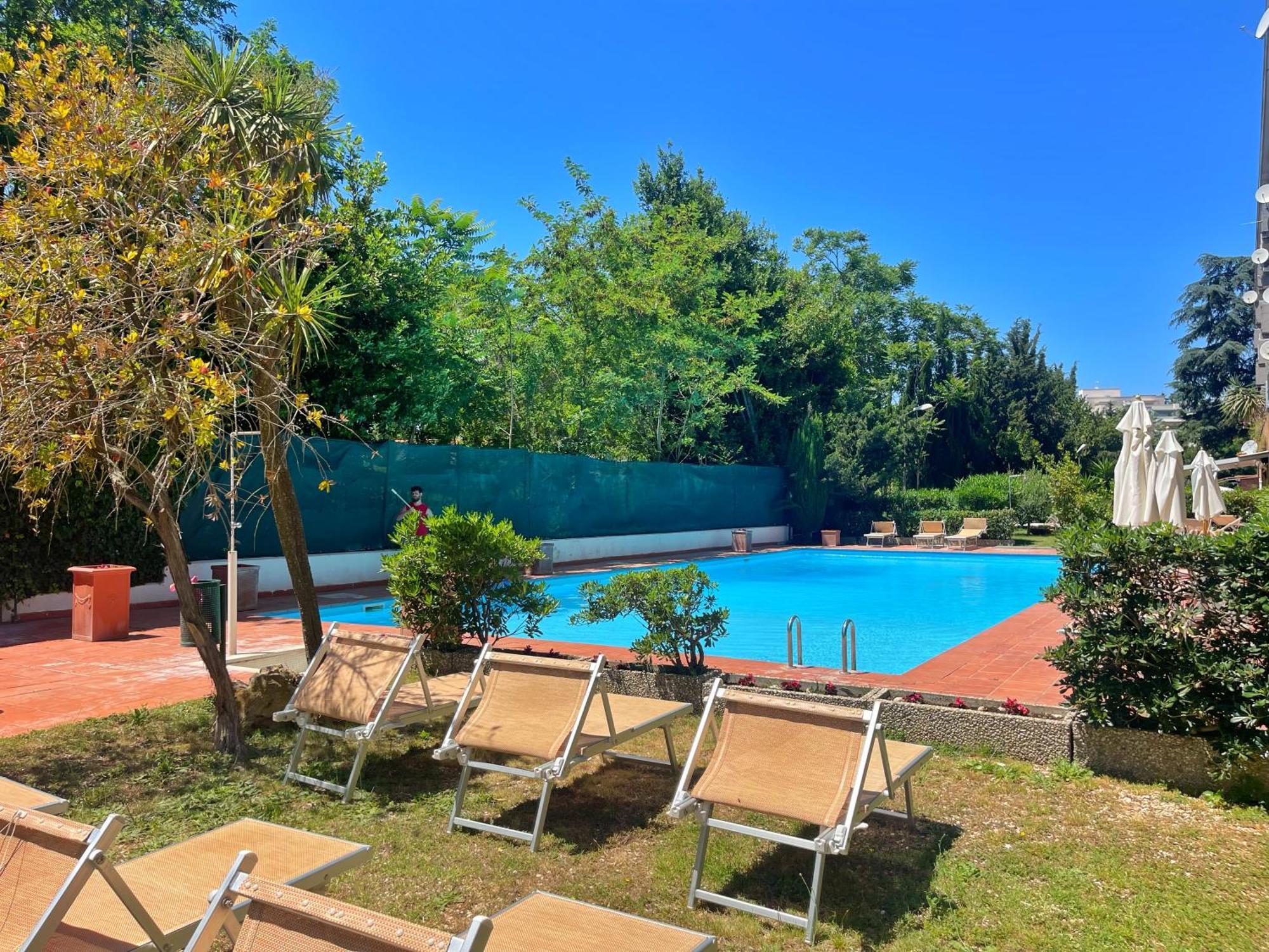 Modern Apartment 10 Min Vatican Parking&Pool 罗马 外观 照片